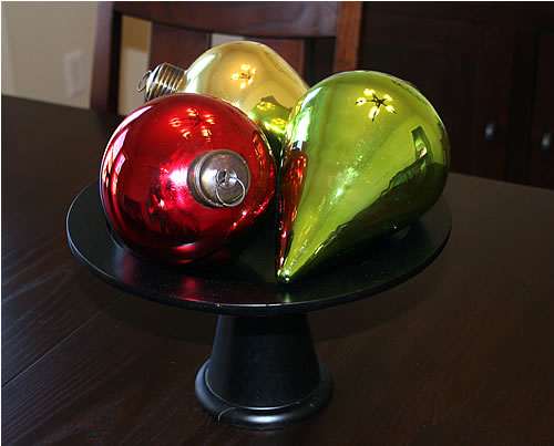 cake plate holiday Christmas bulbs