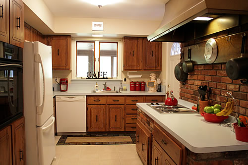 vintage farmhouse kitchen