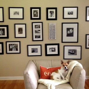 DIY gallery feature wall @yourhomeonlybetter