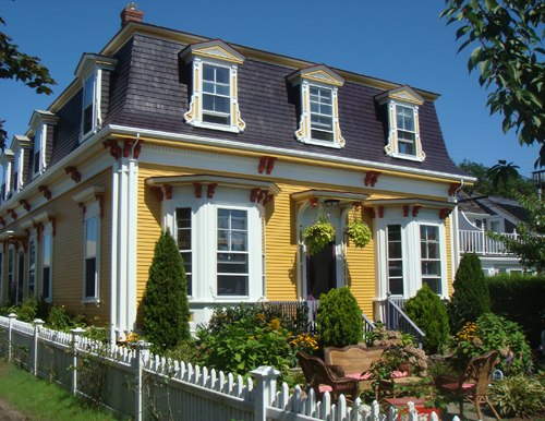 A Rainbow of Paint Colors for Your Home’s Exterior