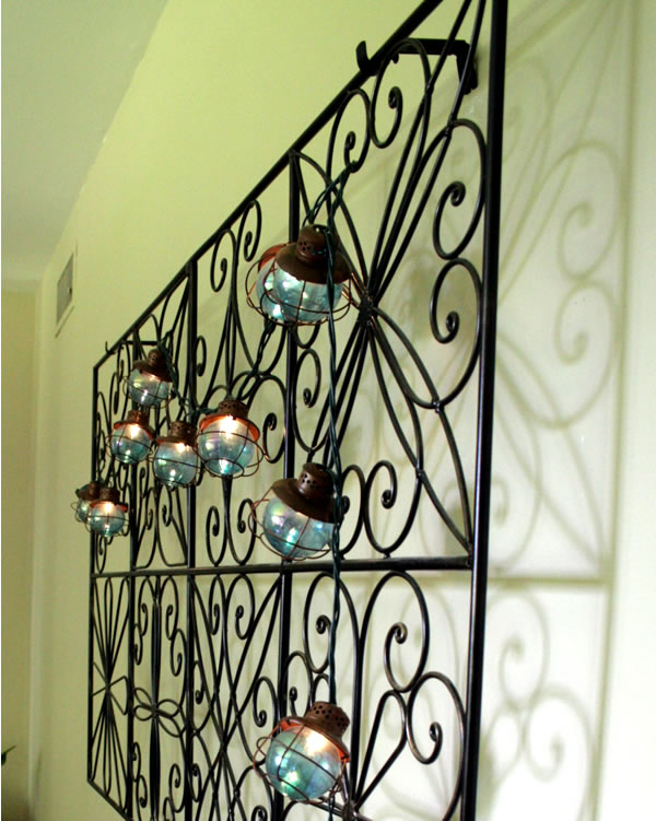 hanging metal screen on wall 3D effect
