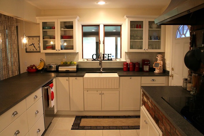 kitchen renovation from YourHomeOnlyBetter.com