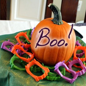 halloween tablescape feature