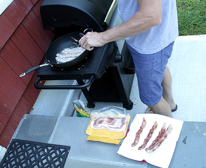 Cooking breakfast on the grill during a kitchen renovation