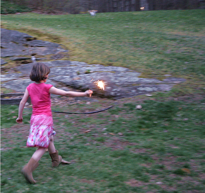 Fire Pit Party Tips: S’mores and Sparklers #YourHomeOnlyBetter
