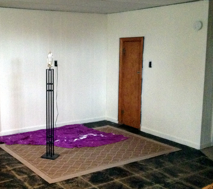 Creating a meditation corner in my laundry room #meditation #beforeandafter #laundry #diy #yourhomeonlybetter