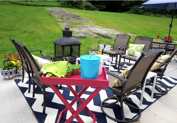 Outdoor entertaining table setting #yourhomeonlybetter