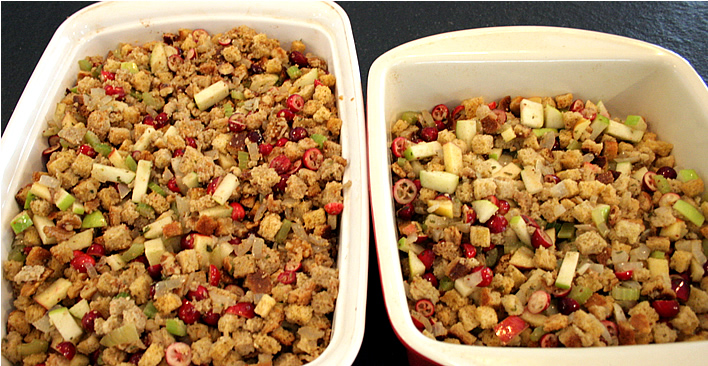 Cranberry Apple Cornbread Stuffing #Thanksgiving #Recipe @Yourhomeonlybetter