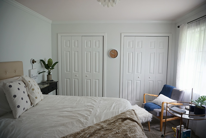 peaceful bedroom with minimalism vibes